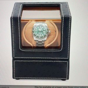 Automatic watch winder with quiet motor.